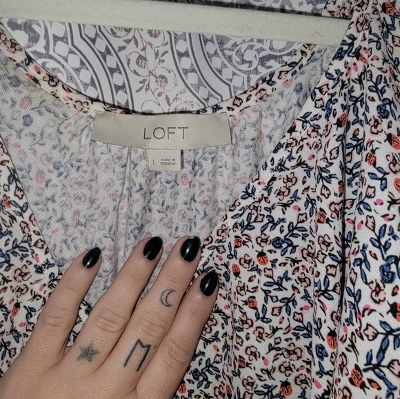 Loft flutter sleeve top - Picture 4 of 4